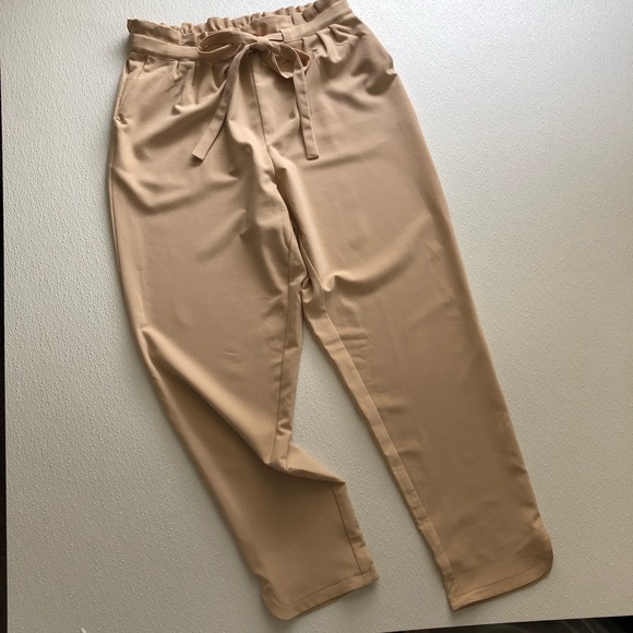 Iman Paperbag Style Dress Pants in Color Beige Size Small - Picture 1 of 12